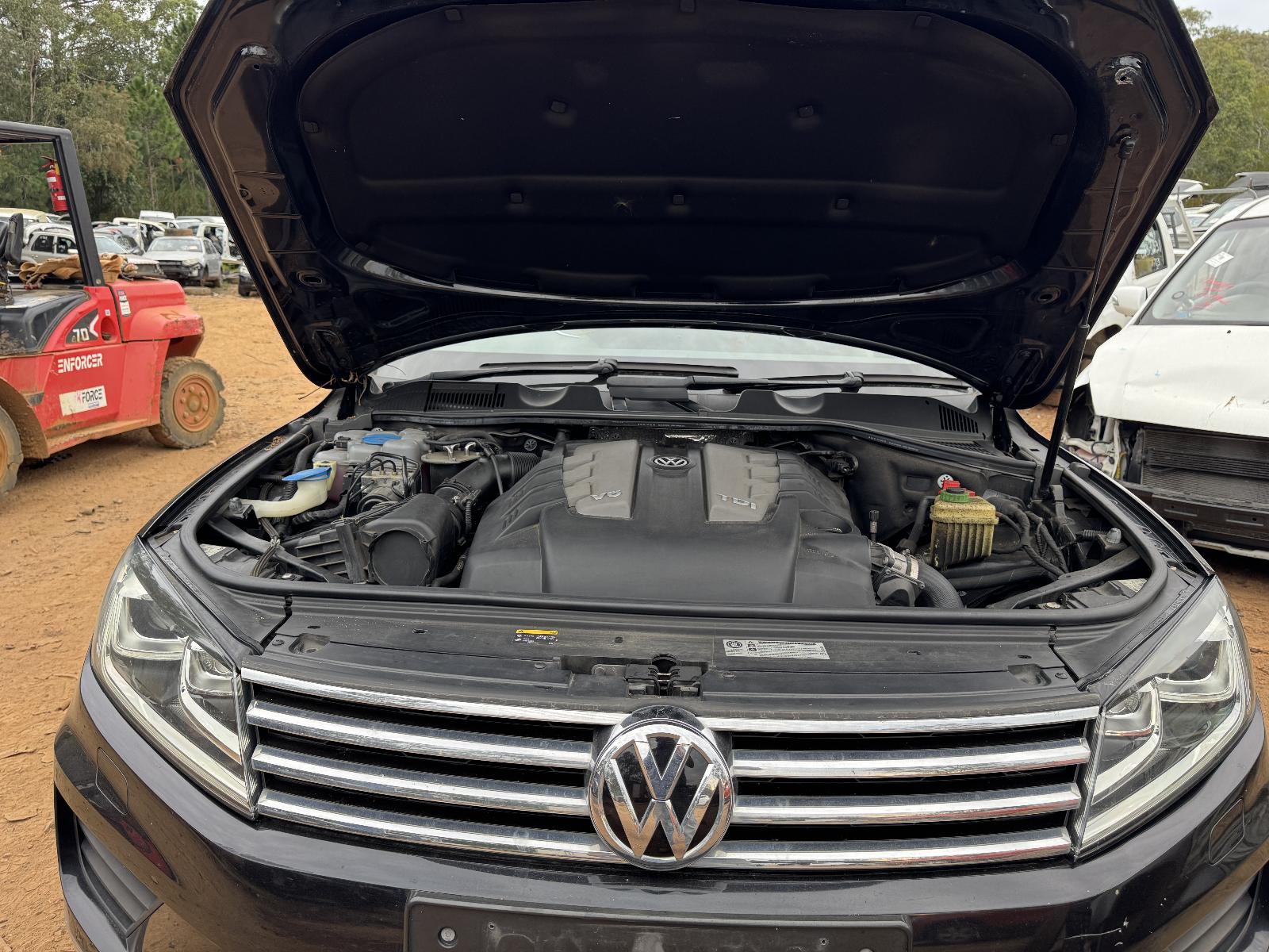 View VOLKSWAGEN TOUAREG 2016 4 Door Station Wagon Breaking