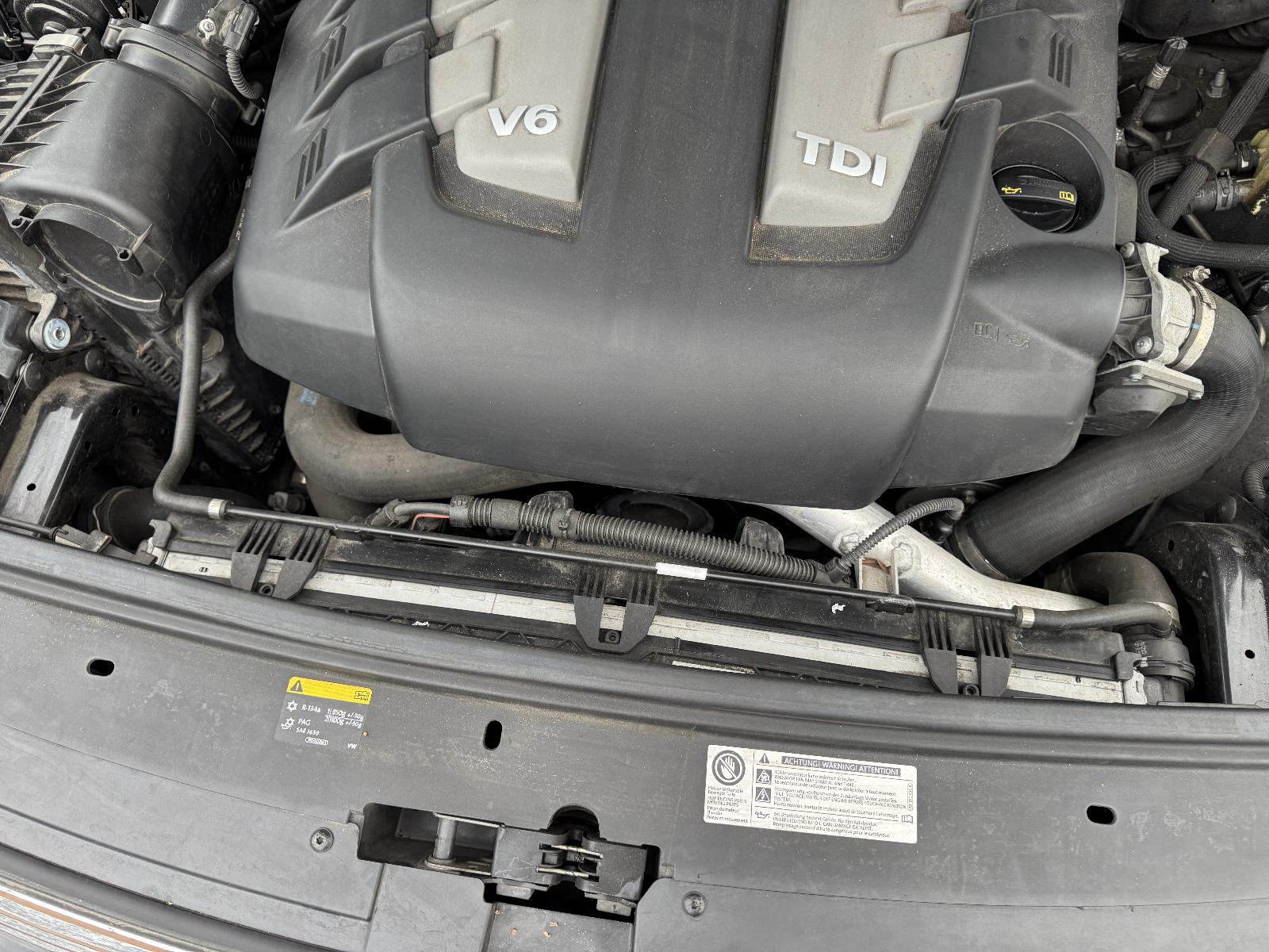 View VOLKSWAGEN TOUAREG 2016 4 Door Station Wagon Breaking