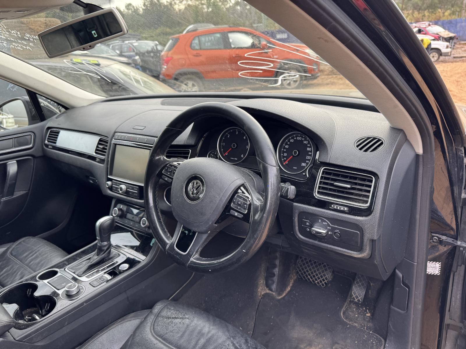 View VOLKSWAGEN TOUAREG 2016 4 Door Station Wagon Breaking