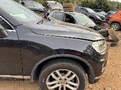 View VOLKSWAGEN TOUAREG 2016 4 Door Station Wagon Breaking
