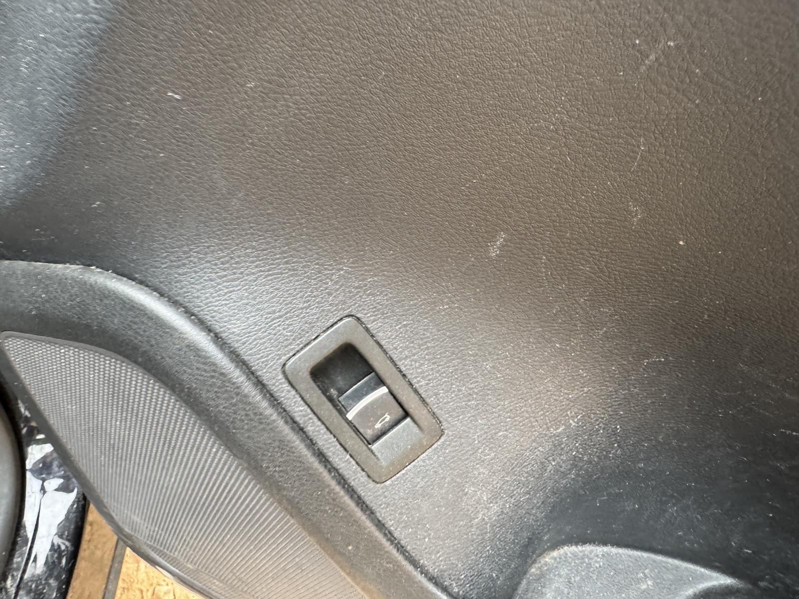 View VOLKSWAGEN TOUAREG 2016 4 Door Station Wagon Breaking