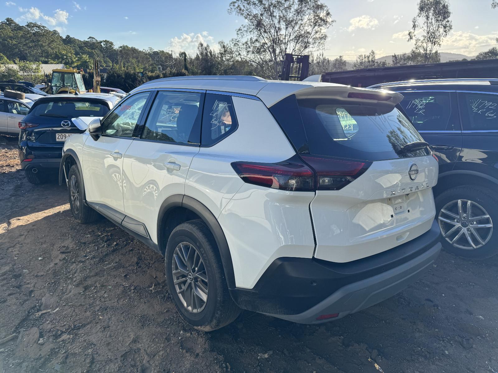 View NISSAN XTRAIL 2024 5 Door Station Wagon Breaking