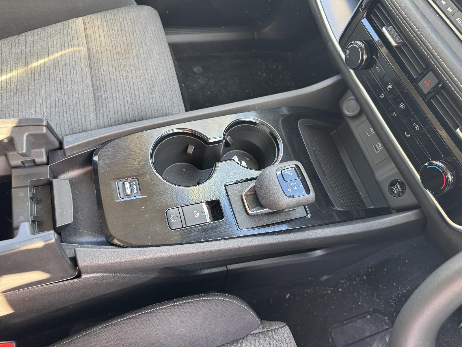 View NISSAN XTRAIL 2024 5 Door Station Wagon Breaking
