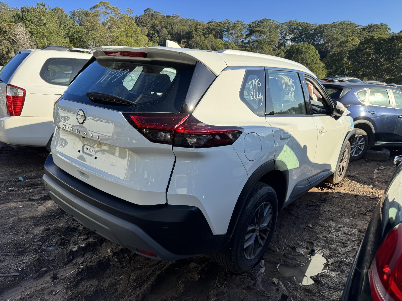View NISSAN XTRAIL 2024 5 Door Station Wagon Breaking