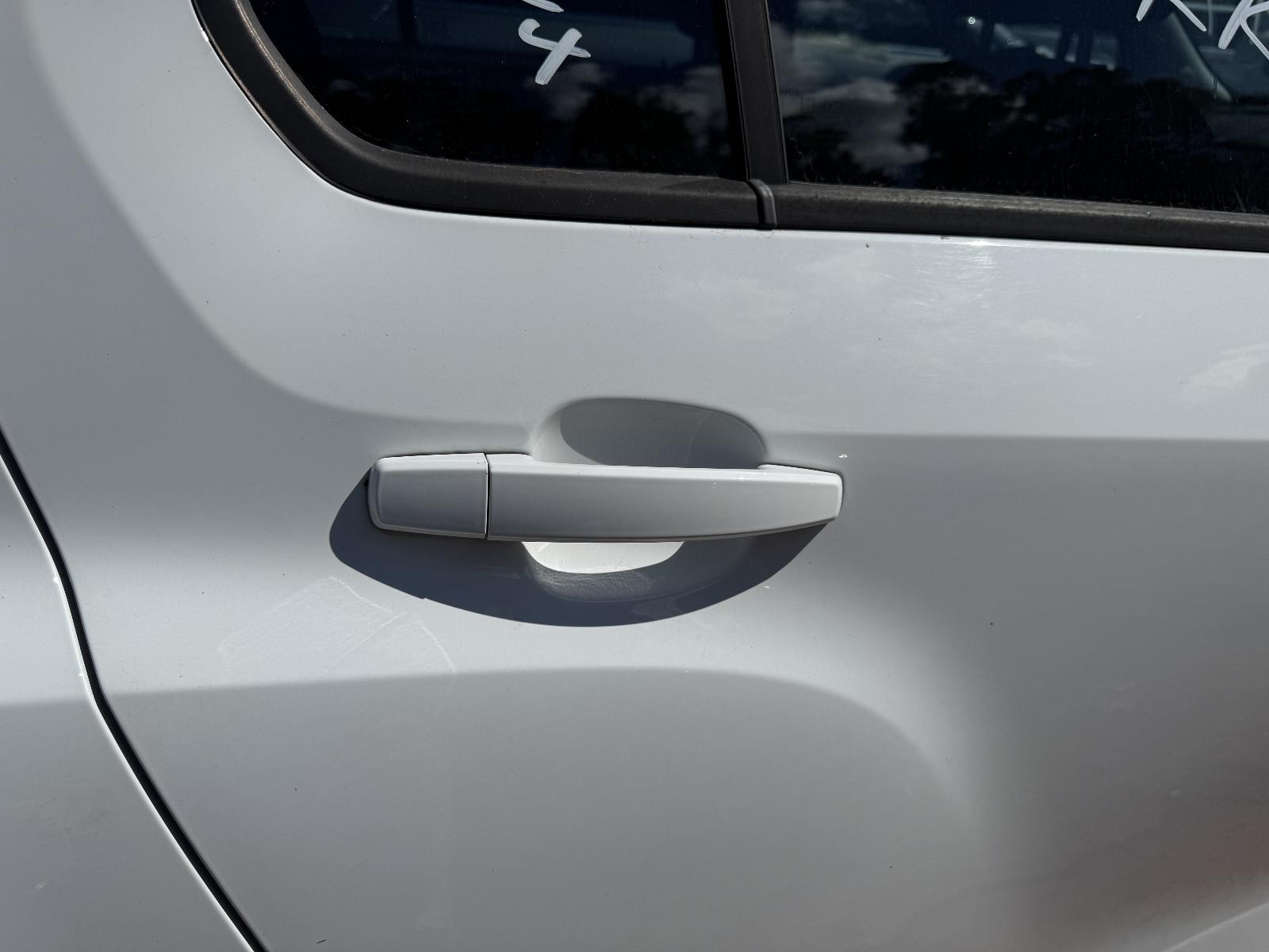 View HOLDEN TRAX 2017 4 Door Station Wagon Breaking