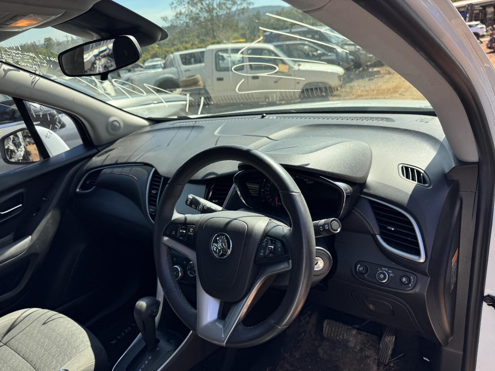 View HOLDEN TRAX 2017 4 Door Station Wagon Breaking