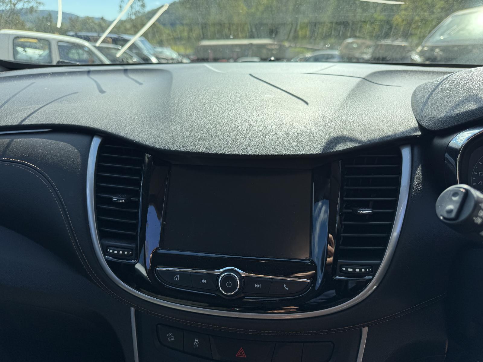View HOLDEN TRAX 2017 4 Door Station Wagon Breaking