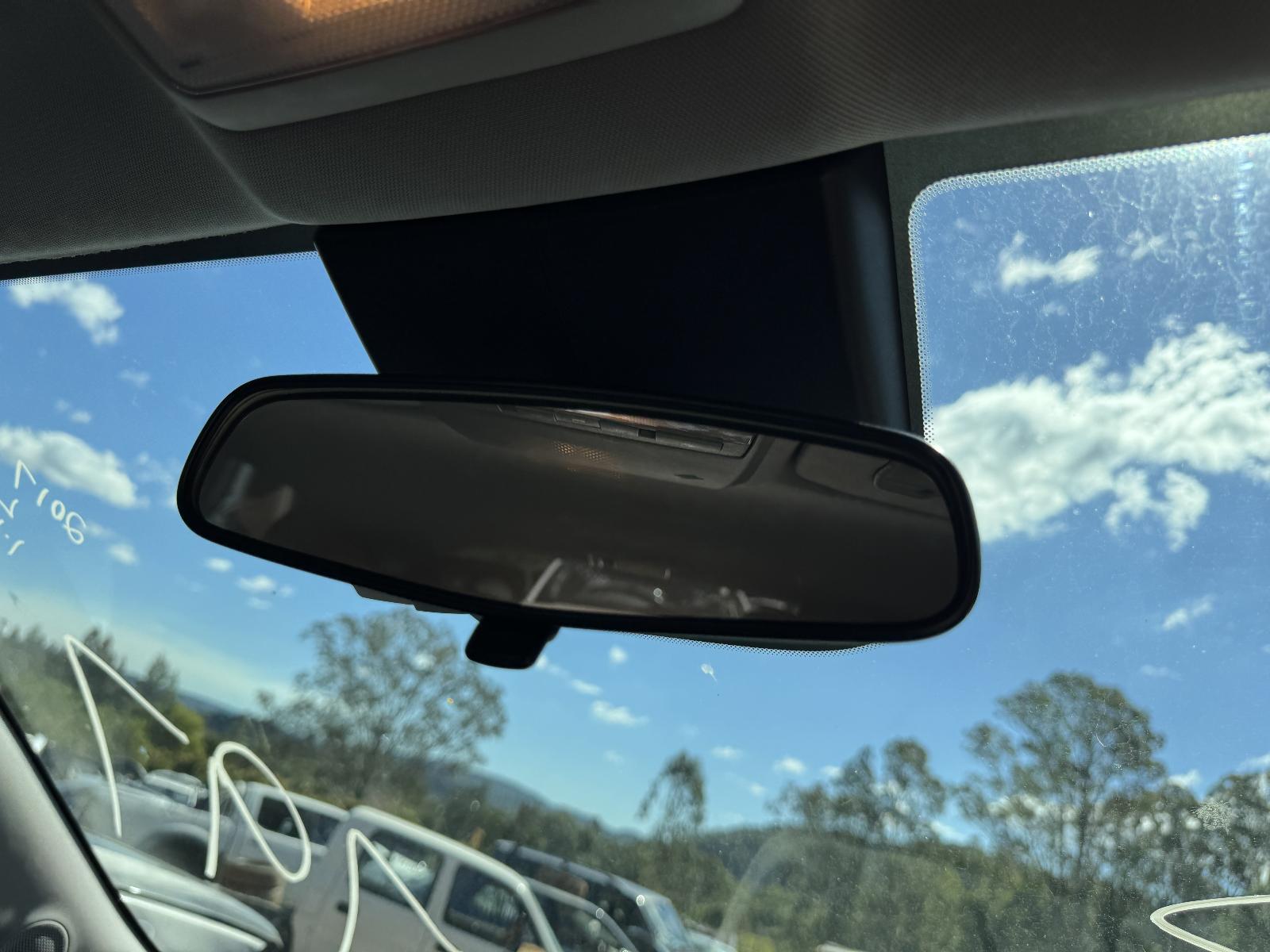 View HOLDEN TRAX 2017 4 Door Station Wagon Breaking