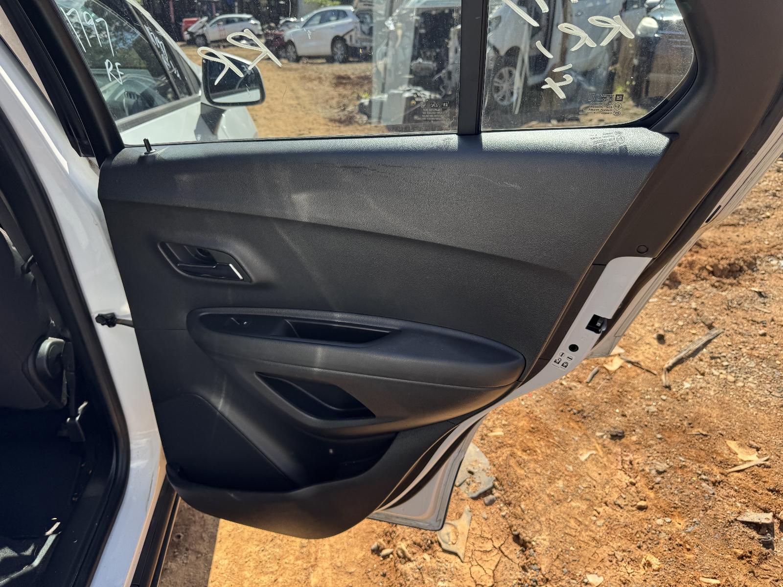 View HOLDEN TRAX 2017 4 Door Station Wagon Breaking