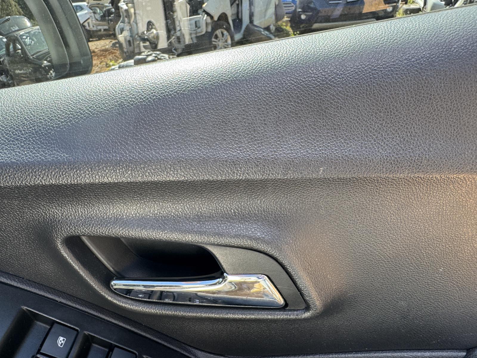 View HOLDEN TRAX 2017 4 Door Station Wagon Breaking