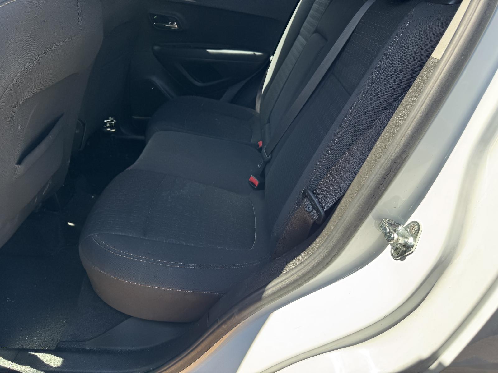 View HOLDEN TRAX 2017 4 Door Station Wagon Breaking