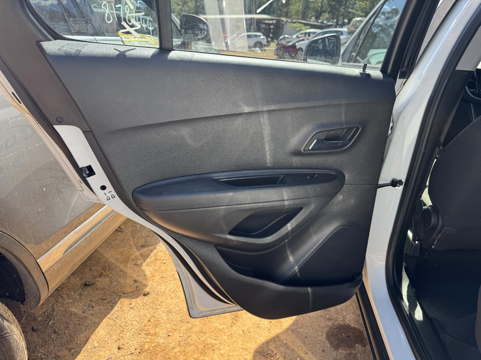 View HOLDEN TRAX 2017 4 Door Station Wagon Breaking