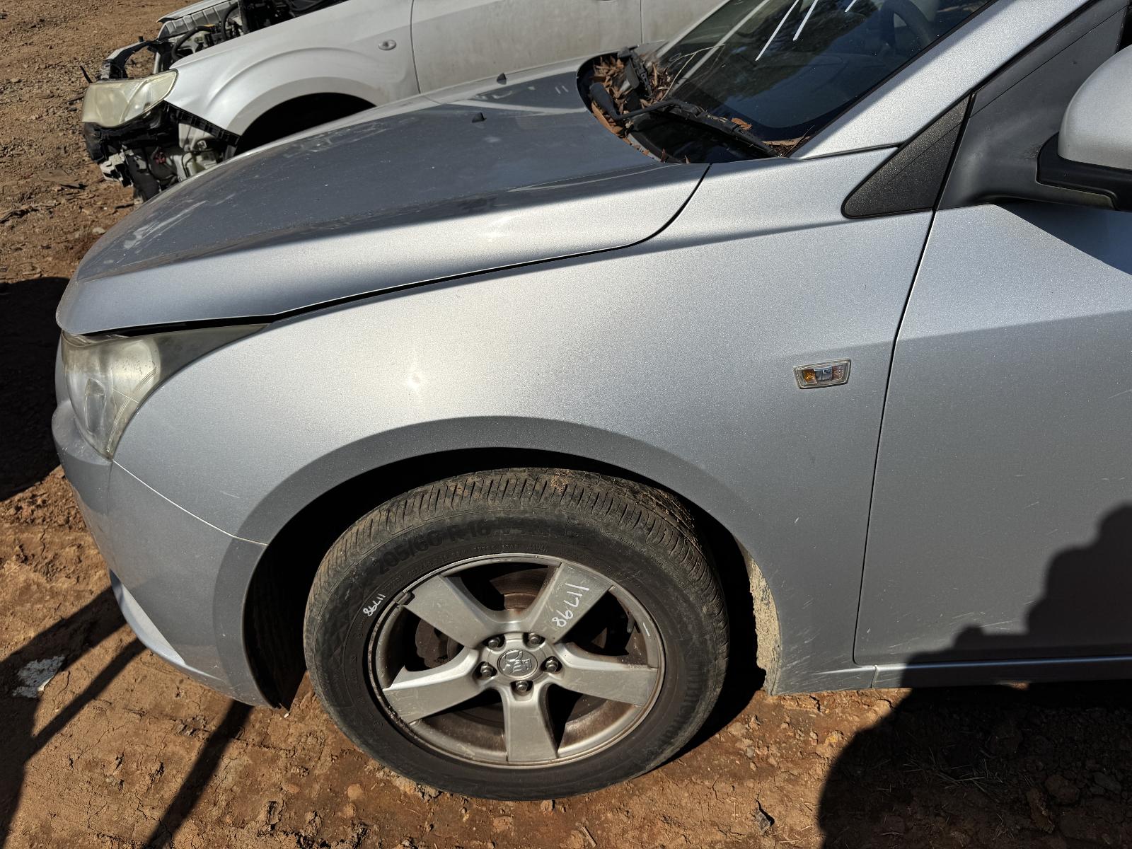View HOLDEN CRUZE 2010 4 Door Sedan Breaking