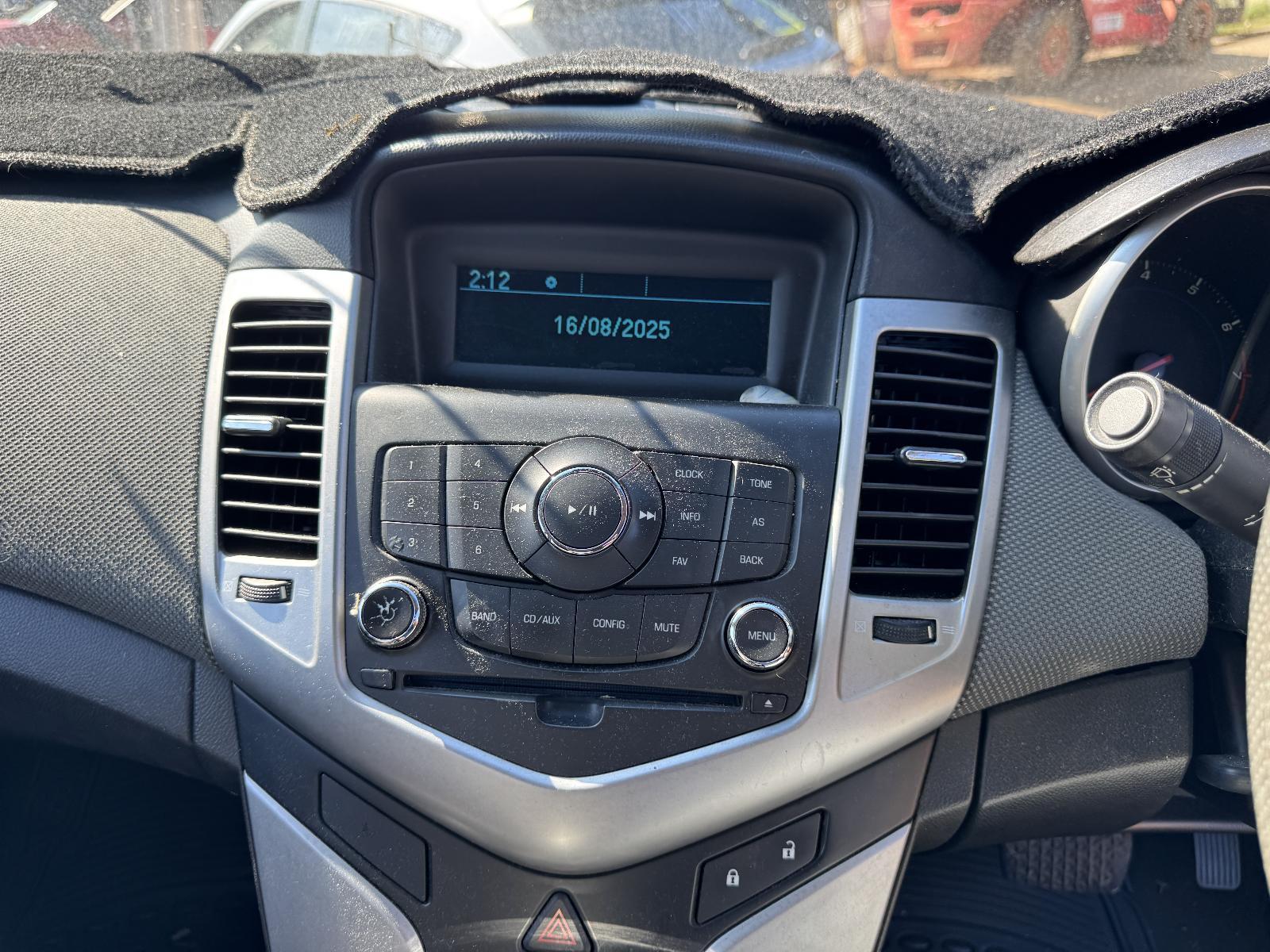 View HOLDEN CRUZE 2010 4 Door Sedan Breaking
