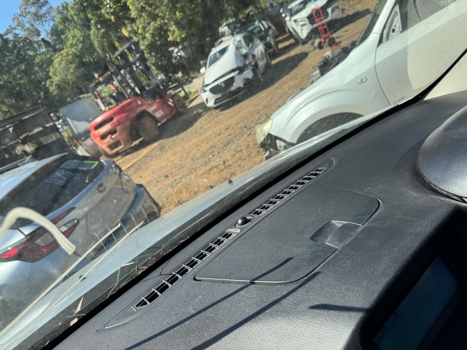 View HOLDEN CRUZE 2010 4 Door Sedan Breaking