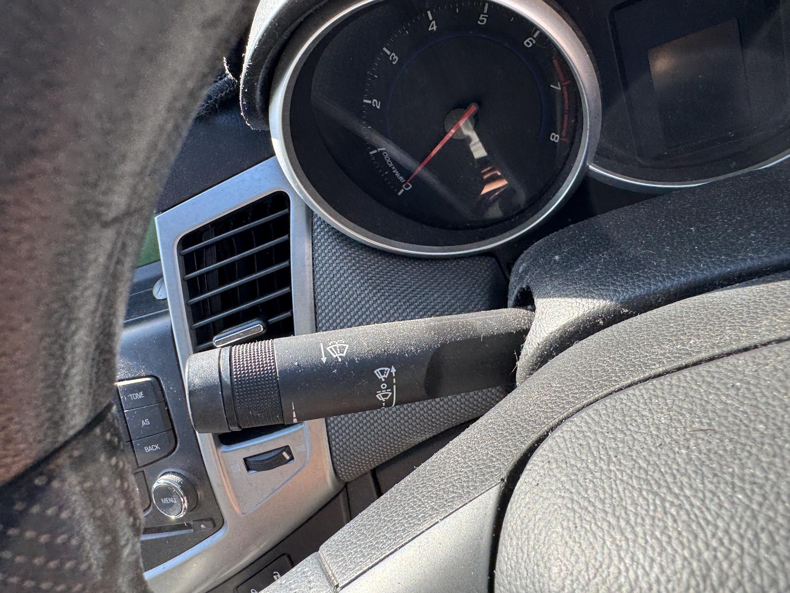 View HOLDEN CRUZE 2010 4 Door Sedan Breaking