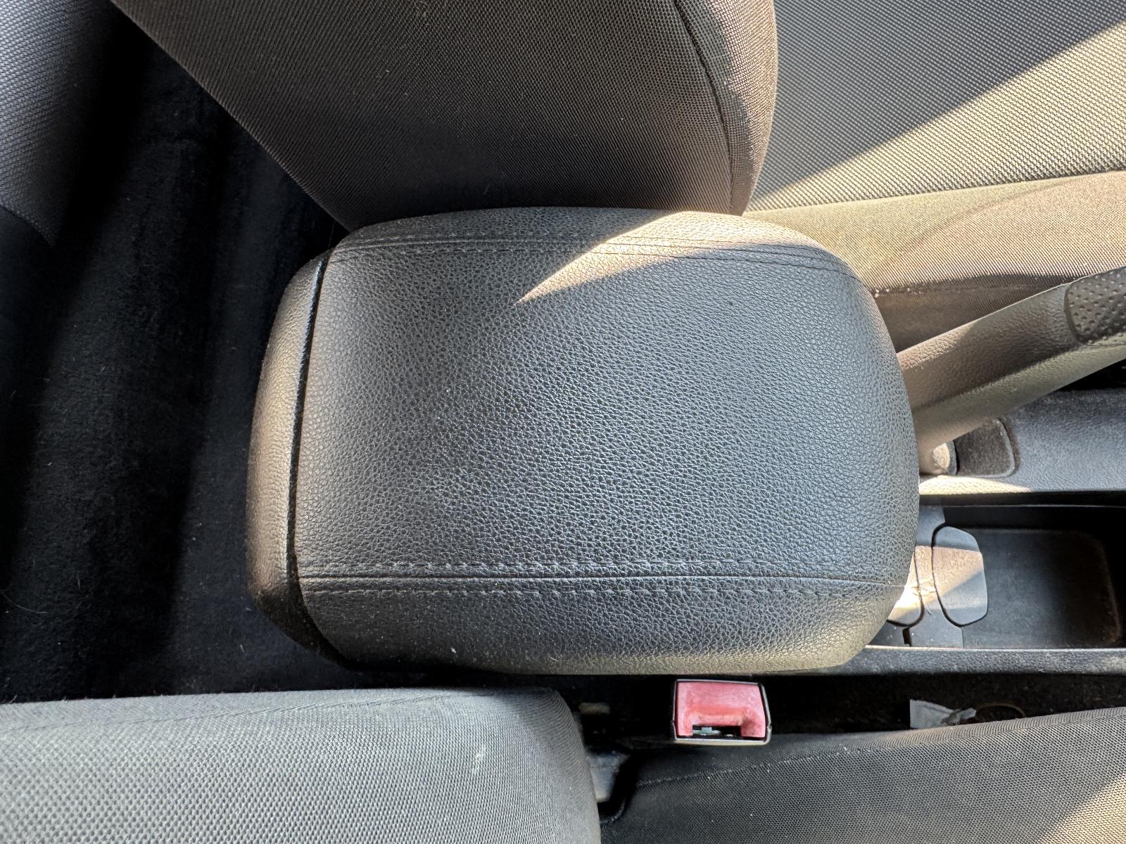 View HOLDEN CRUZE 2010 4 Door Sedan Breaking