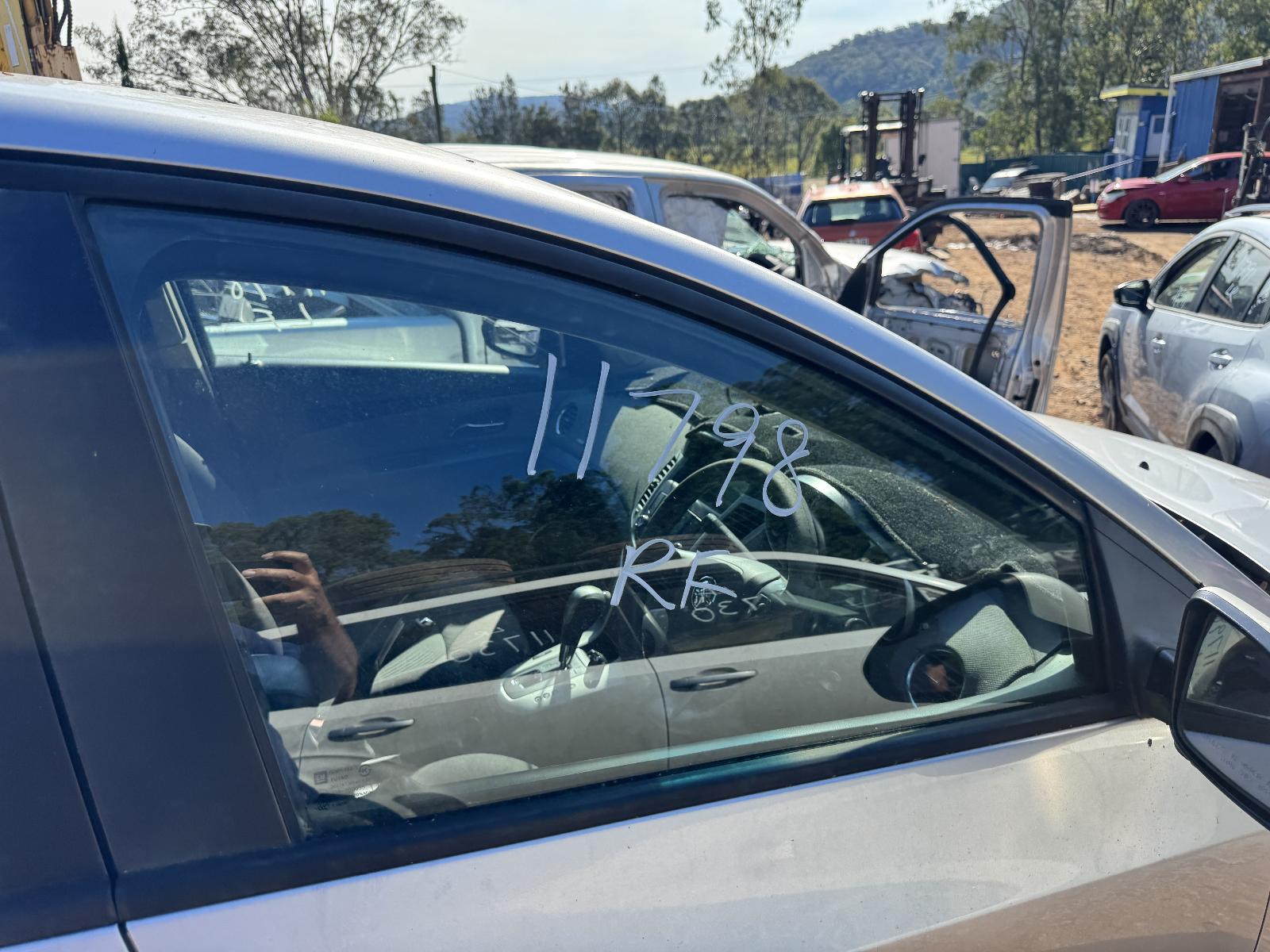 View HOLDEN CRUZE 2010 4 Door Sedan Breaking
