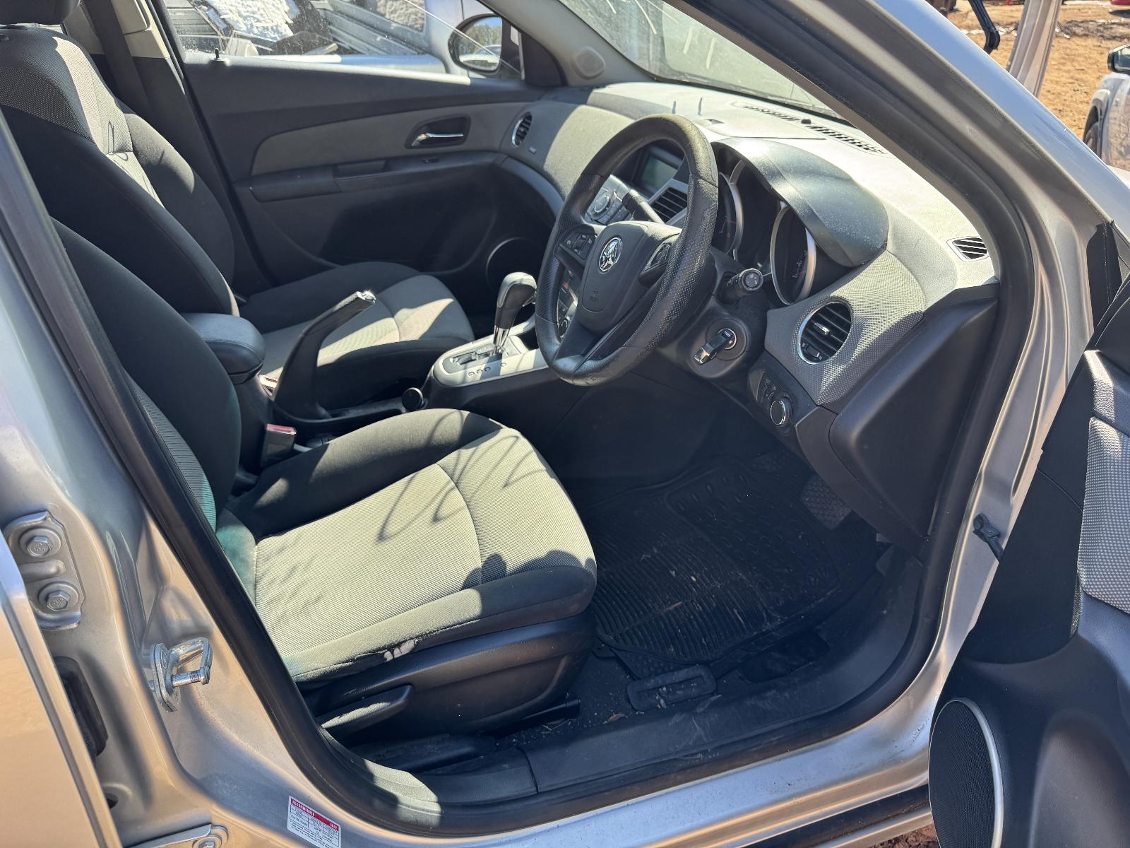 View HOLDEN CRUZE 2010 4 Door Sedan Breaking