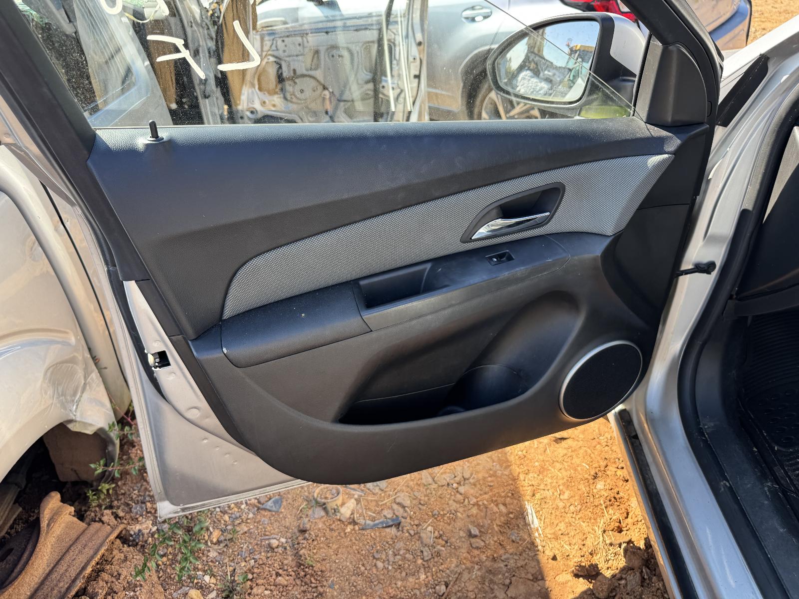 View HOLDEN CRUZE 2010 4 Door Sedan Breaking