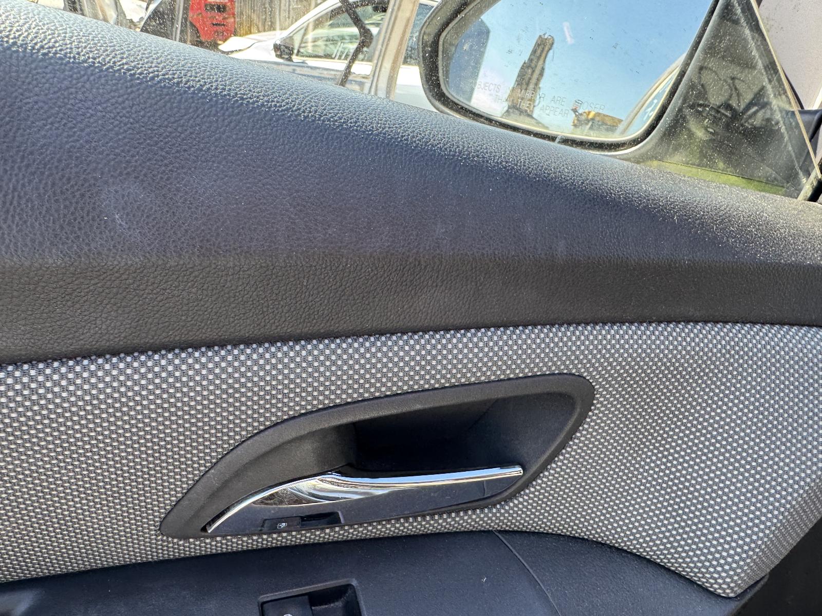 View HOLDEN CRUZE 2010 4 Door Sedan Breaking