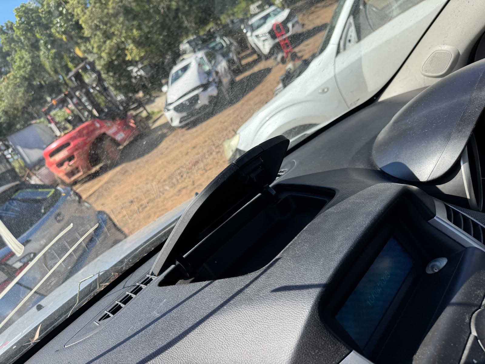 View HOLDEN CRUZE 2010 4 Door Sedan Breaking