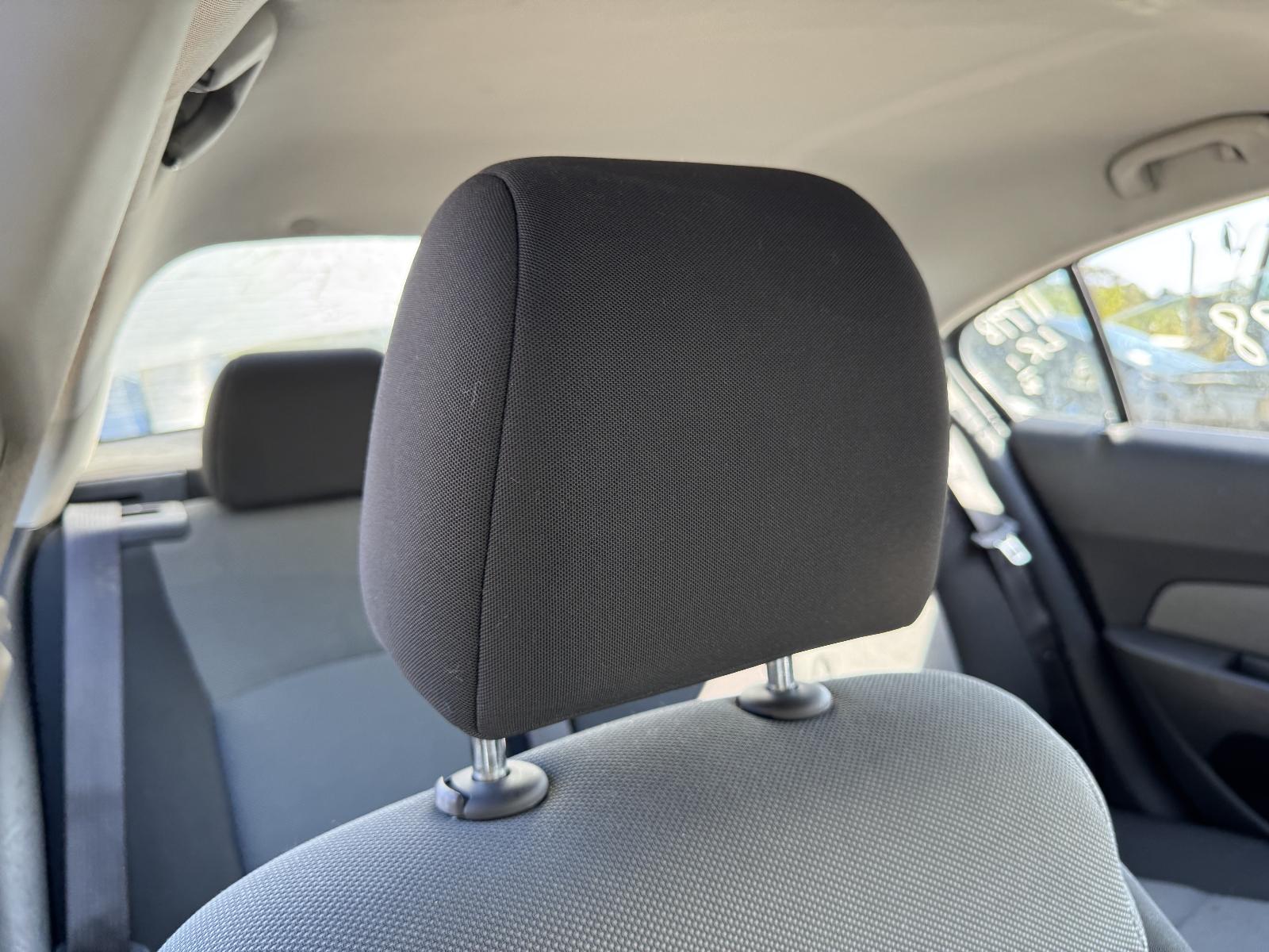View HOLDEN CRUZE 2010 4 Door Sedan Breaking