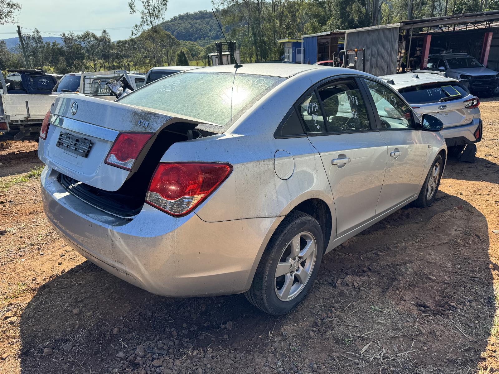 View HOLDEN CRUZE 2010 4 Door Sedan Breaking