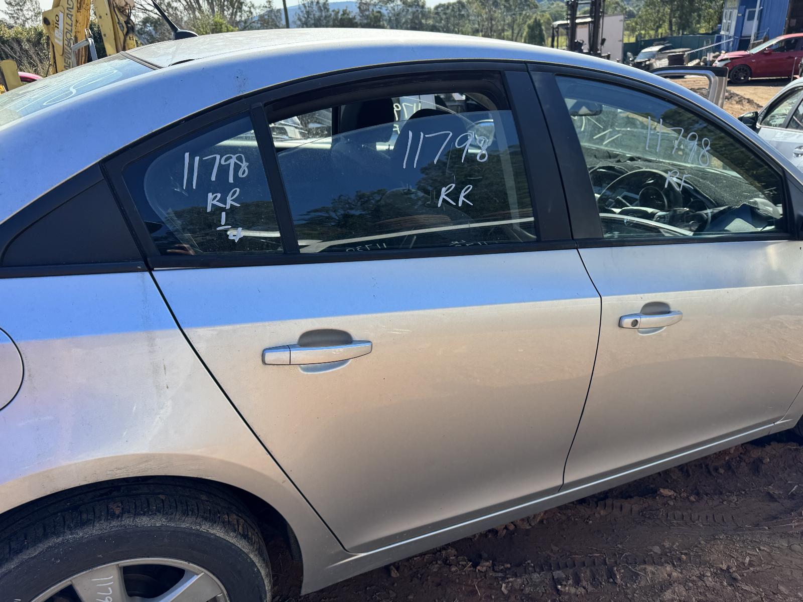 View HOLDEN CRUZE 2010 4 Door Sedan Breaking
