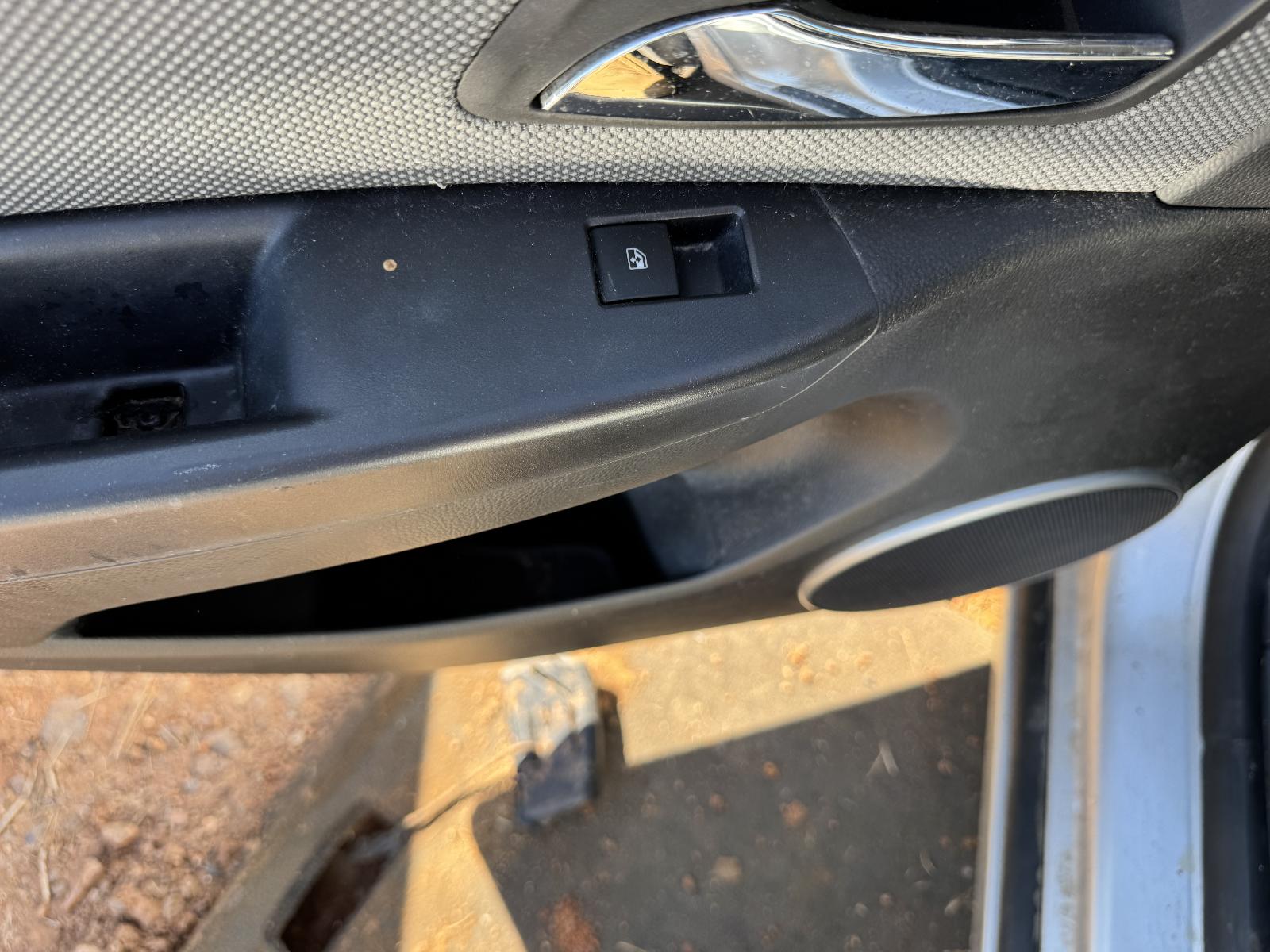 View HOLDEN CRUZE 2010 4 Door Sedan Breaking