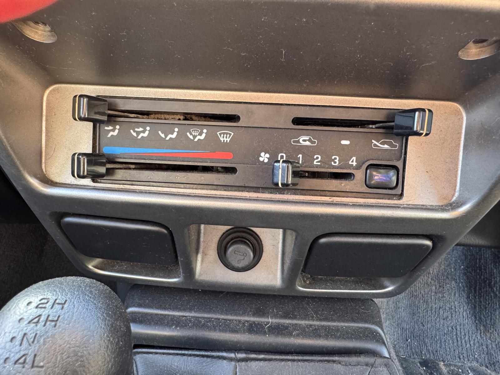View NISSAN NAVARA 2004 4 Door Utility Breaking