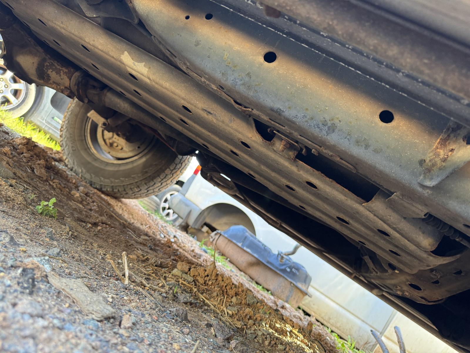 View NISSAN NAVARA 2004 4 Door Utility Breaking
