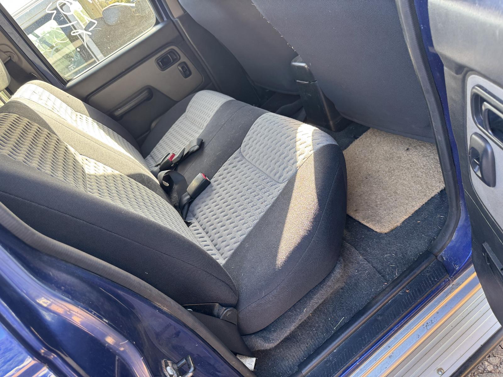 View NISSAN NAVARA 2004 4 Door Utility Breaking