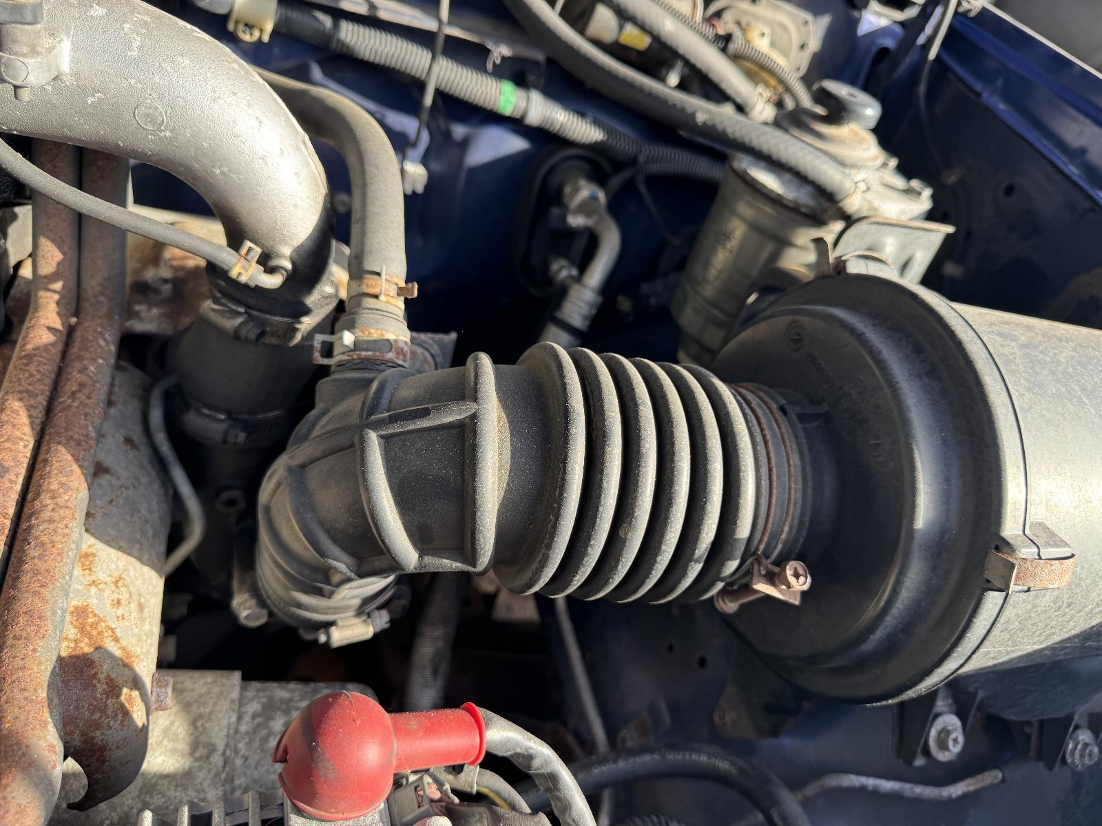 View NISSAN NAVARA 2004 4 Door Utility Breaking