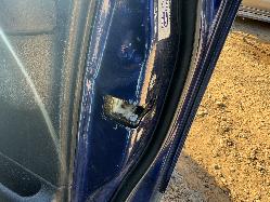 View NISSAN NAVARA 2004 4 Door Utility Breaking