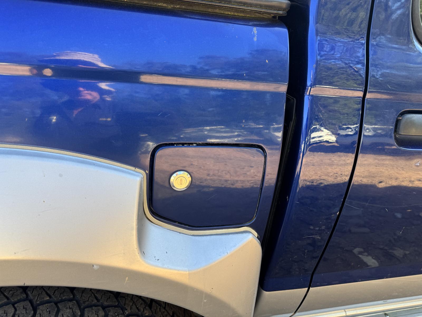 View NISSAN NAVARA 2004 4 Door Utility Breaking