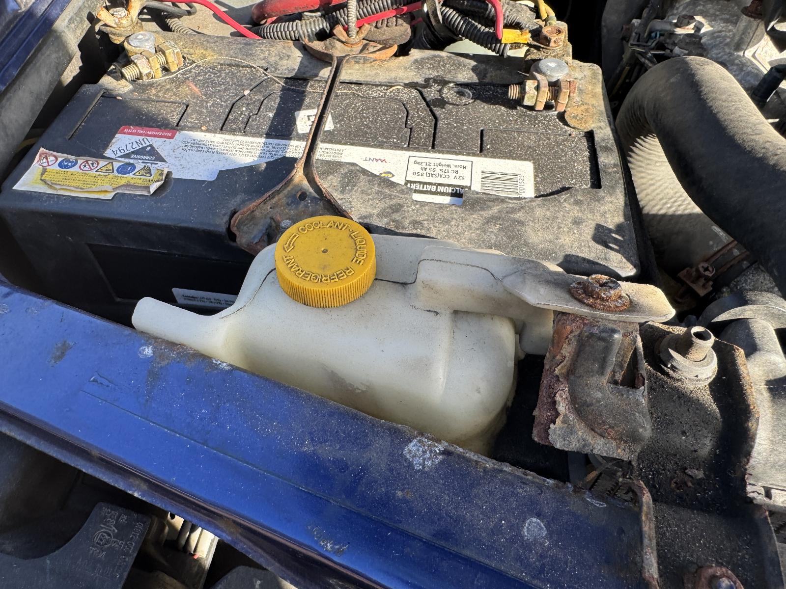 View NISSAN NAVARA 2004 4 Door Utility Breaking