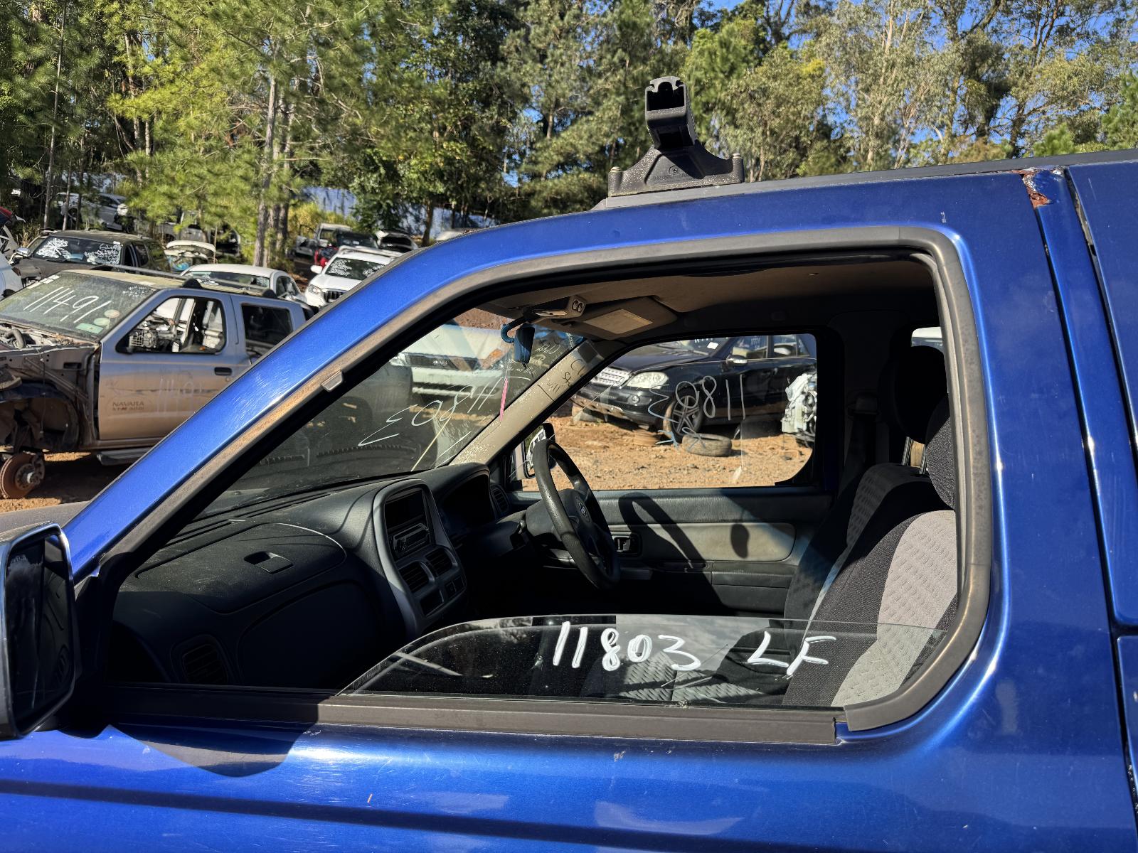 View NISSAN NAVARA 2004 4 Door Utility Breaking