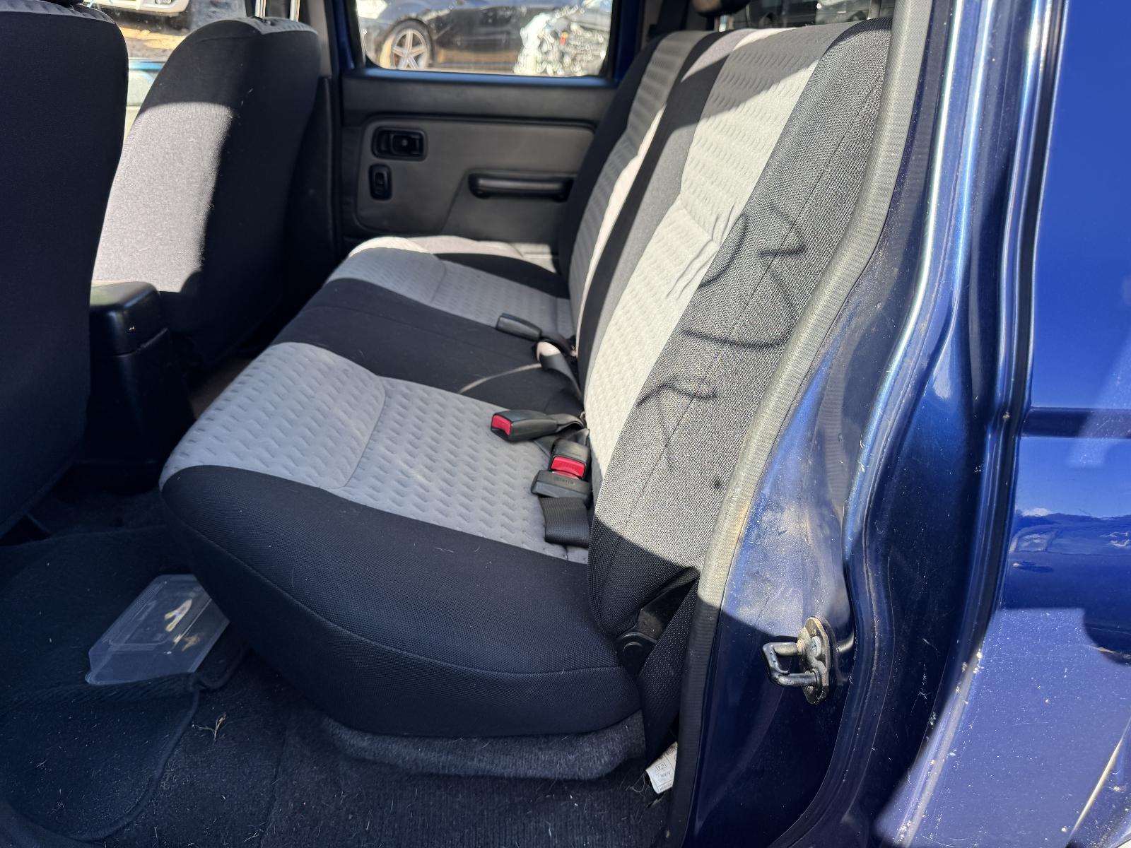 View NISSAN NAVARA 2004 4 Door Utility Breaking