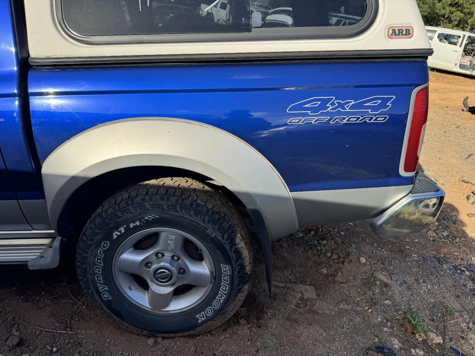 View NISSAN NAVARA 2004 4 Door Utility Breaking