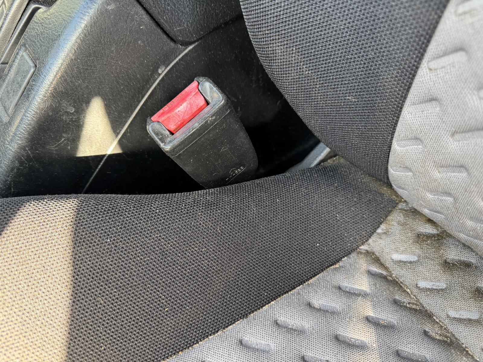 View NISSAN NAVARA 2004 4 Door Utility Breaking