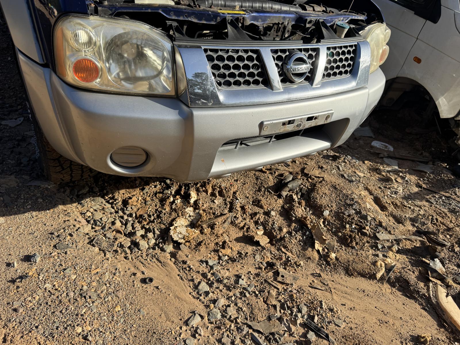 View NISSAN NAVARA 2004 4 Door Utility Breaking
