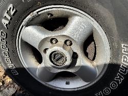 View NISSAN NAVARA 2004 4 Door Utility Breaking