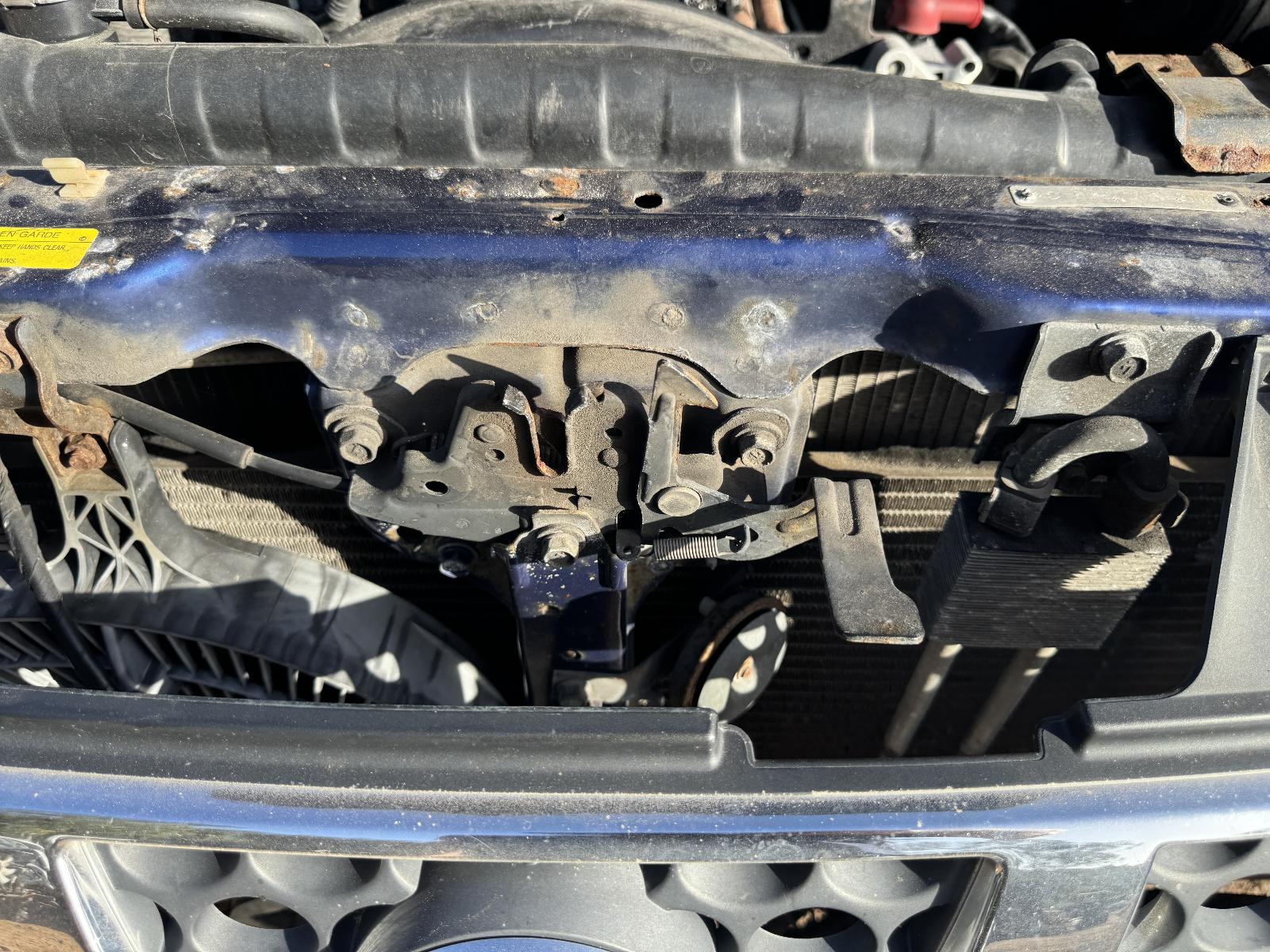 View NISSAN NAVARA 2004 4 Door Utility Breaking