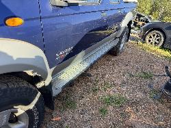 View NISSAN NAVARA 2004 4 Door Utility Breaking