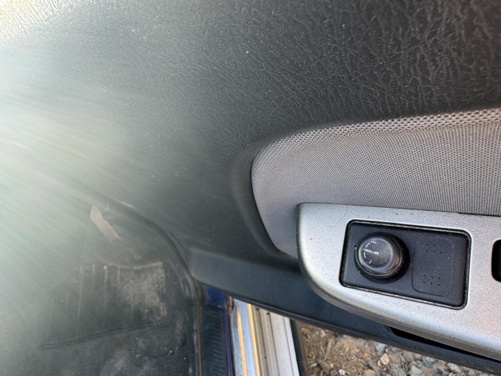 View NISSAN NAVARA 2004 4 Door Utility Breaking