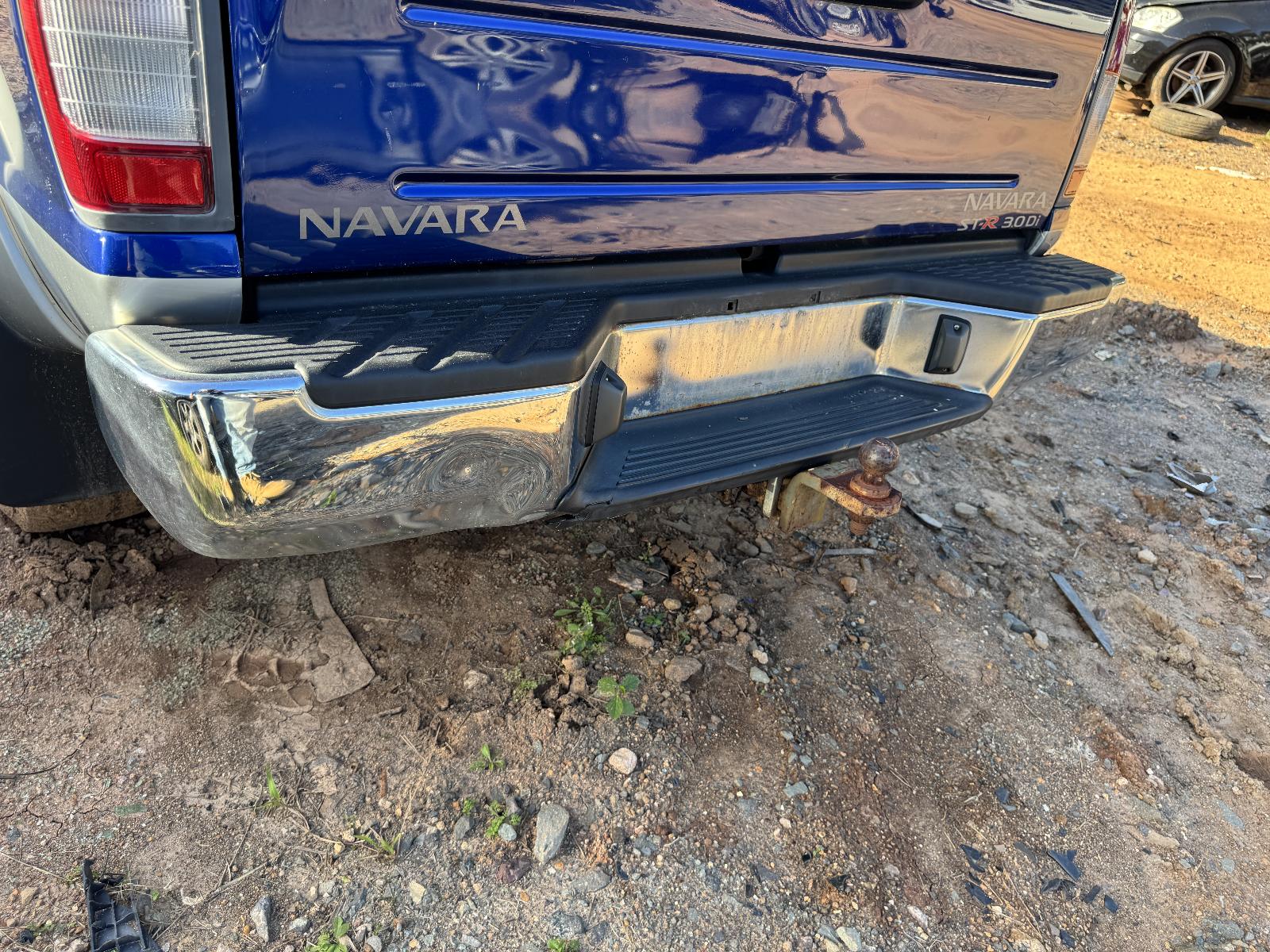 View NISSAN NAVARA 2004 4 Door Utility Breaking