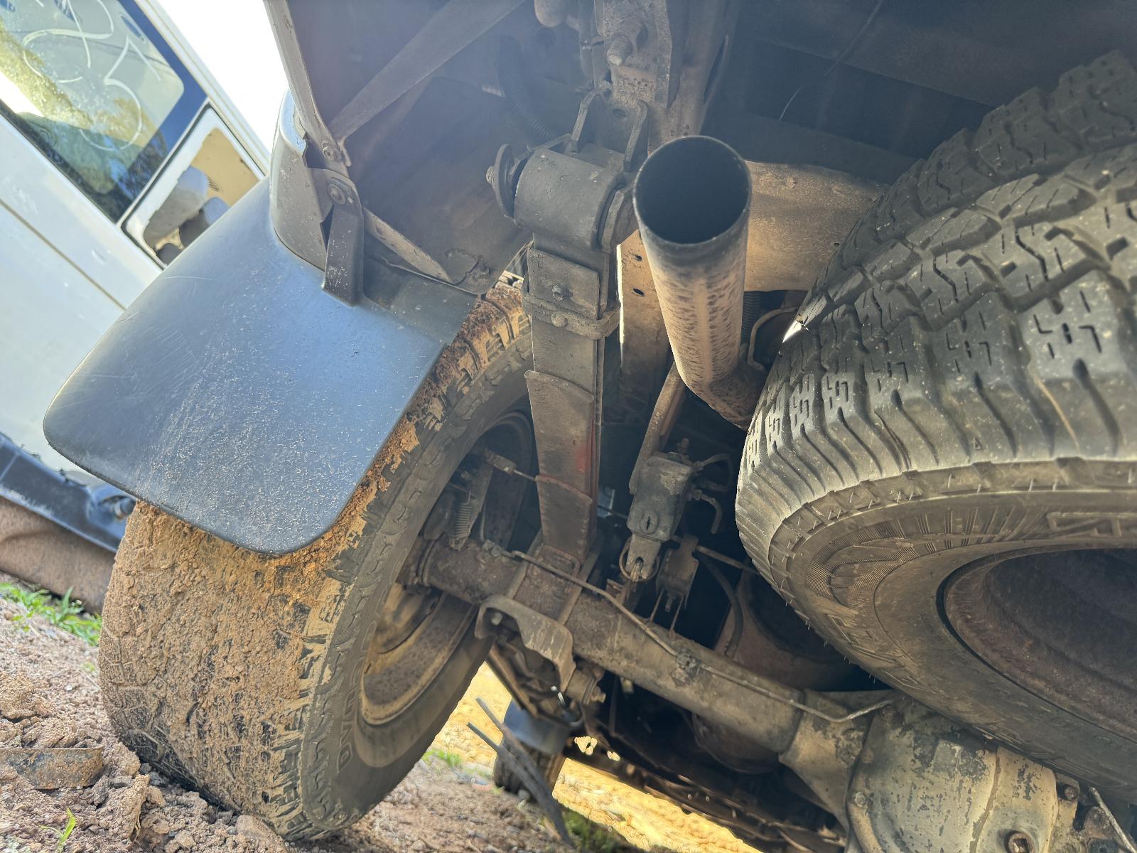 View NISSAN NAVARA 2004 4 Door Utility Breaking