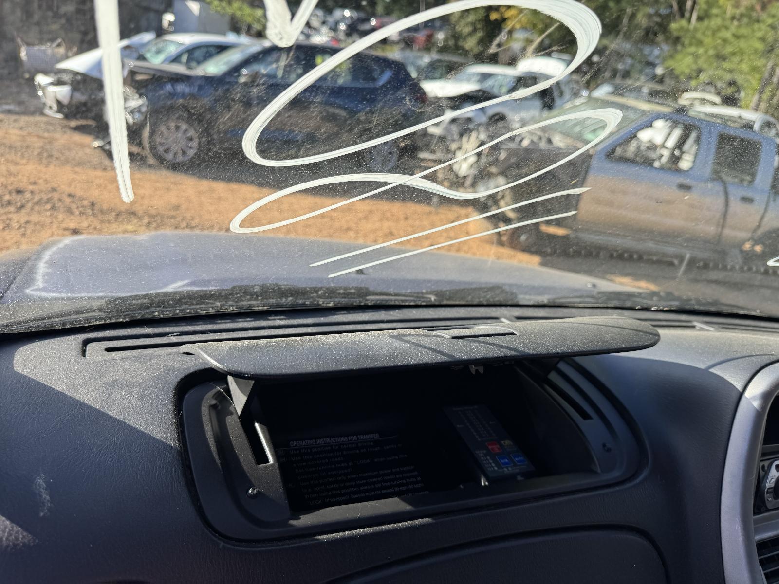 View NISSAN NAVARA 2004 4 Door Utility Breaking