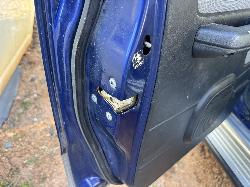View NISSAN NAVARA 2004 4 Door Utility Breaking